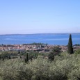 Zum Golfen an den Gardasee Der Gardasee ist ein Paradies für passionierte Golfer, die ihr Handicap verbessern wollen unter italienischer Sonne. So lässt sich La Dolce Vita, das italienische Lebensgefühl, am besten genießen. Besonders beliebt sind die...